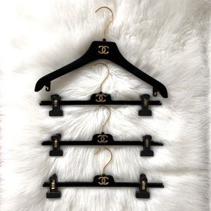⭐️ CHANEL ⭐️ Hanger Set